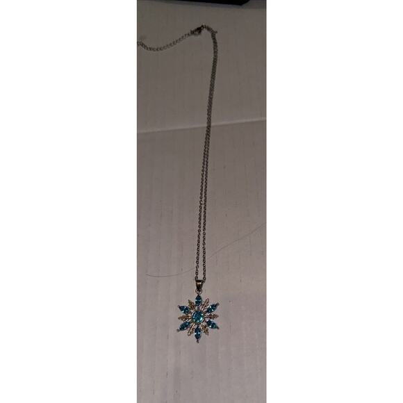 SnowFlake Necklace Pendant W Austrian Crystals Ice Blue - Picture 4 of 6